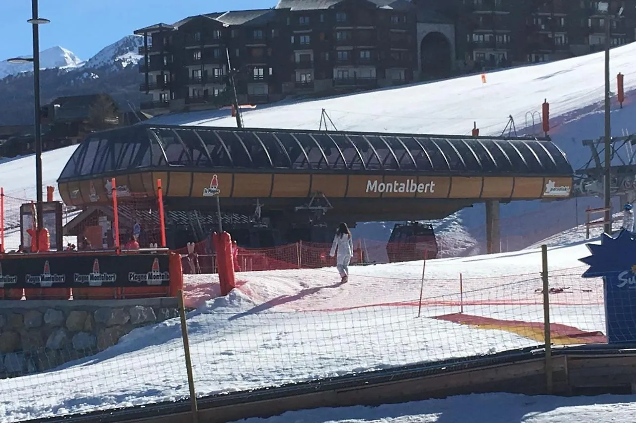 Chalet De Montalbert 22B La Plagne 0*,